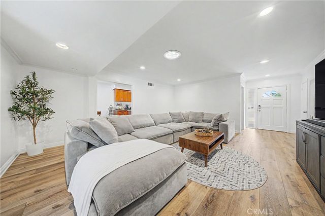 16249 Chatsworth, Granada Hills, CA 91344