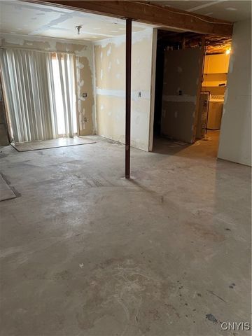 3728 Pendulum, Clay, NY 13027