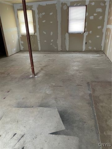 3728 Pendulum, Clay, NY 13027