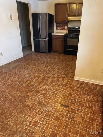 3728 Pendulum, Clay, NY 13027