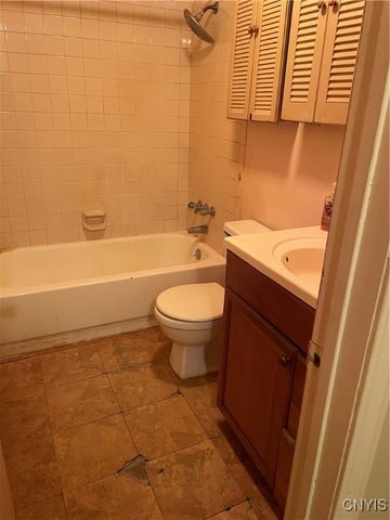 3728 Pendulum, Clay, NY 13027