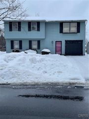 3728 Pendulum, Clay, NY 13027