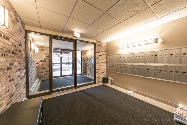 3620 N Pine Grove Avenue 210, Chicago, IL 60613