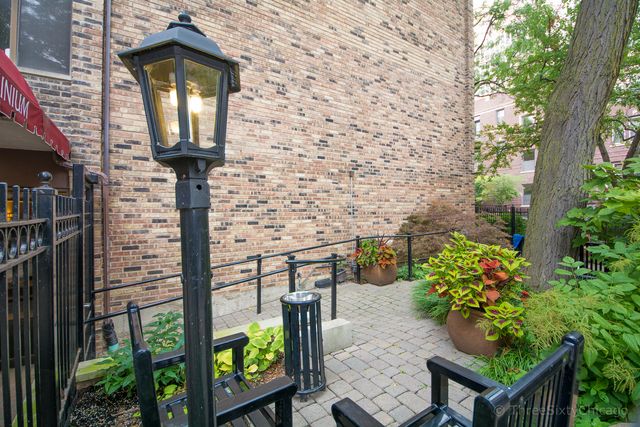 3620 N Pine Grove Avenue 210, Chicago, IL 60613