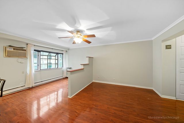 3620 N Pine Grove Avenue 210, Chicago, IL 60613
