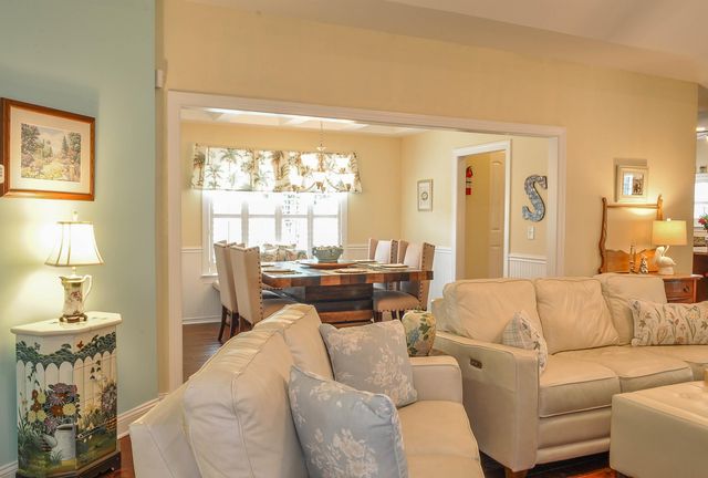 339 Arlington Circle, Murrells Inlet, SC 29576