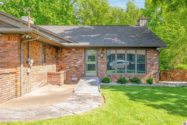 805 S 16th, Murray, KY 42071