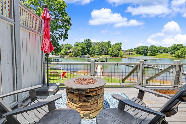 209B N Berrong Street, Hiawassee, GA 30546