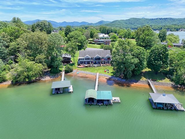 209B N Berrong Street, Hiawassee, GA 30546