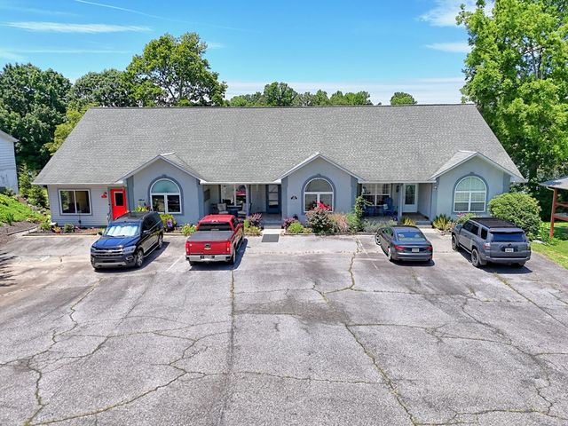 209B N Berrong Street, Hiawassee, GA 30546