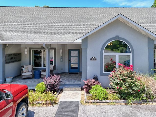 209B N Berrong Street, Hiawassee, GA 30546