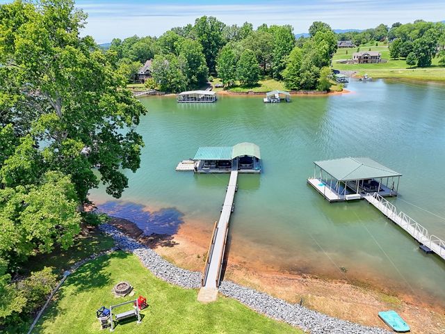 209B N Berrong Street, Hiawassee, GA 30546