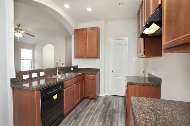 384 De Coster Boulevard, Alvin, TX 77511