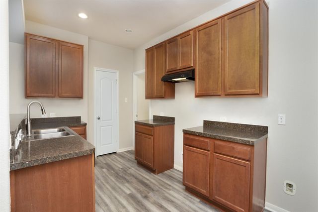 384 De Coster Boulevard, Alvin, TX 77511