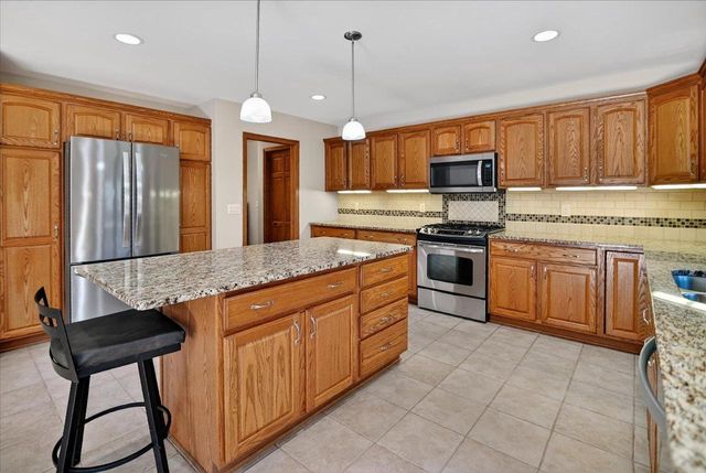 523 Acadia Way, Verona, WI 53593