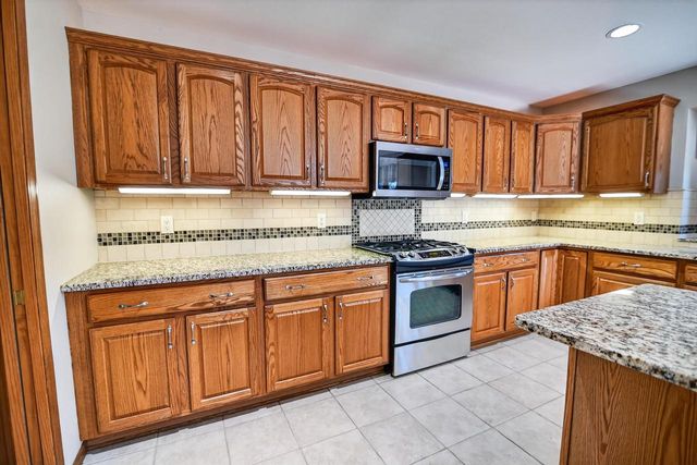 523 Acadia Way, Verona, WI 53593