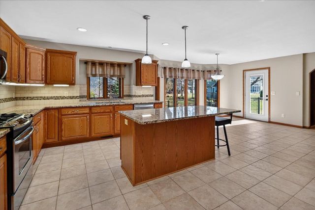 523 Acadia Way, Verona, WI 53593