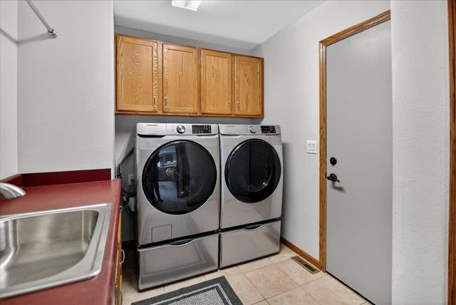 523 Acadia Way, Verona, WI 53593