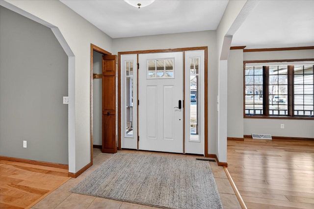 523 Acadia Way, Verona, WI 53593