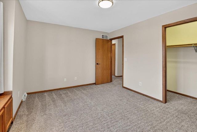 523 Acadia Way, Verona, WI 53593