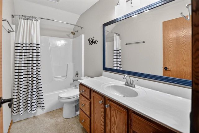 523 Acadia Way, Verona, WI 53593