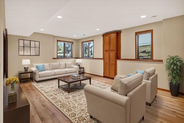 523 Acadia Way, Verona, WI 53593