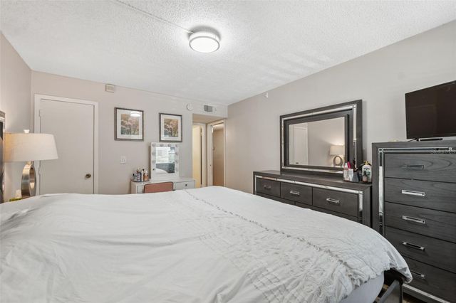 11809 RAINTREE LAKE LANE A, Tampa, FL 33617