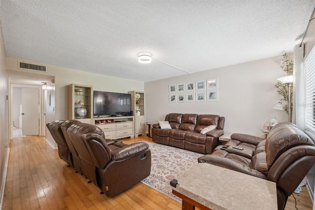 11809 RAINTREE LAKE LANE A, Tampa, FL 33617