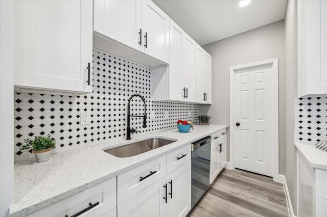 765 Enterprise Street D, Houston, TX 77088