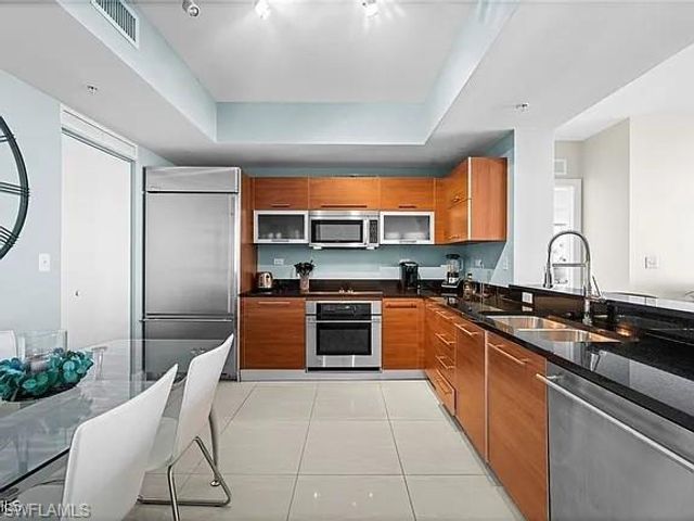 3000 Oasis Grand BLVD 2402, Fort Myers, FL 33916