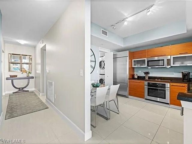 3000 Oasis Grand BLVD 2402, Fort Myers, FL 33916