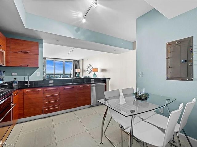 3000 Oasis Grand BLVD 2402, Fort Myers, FL 33916