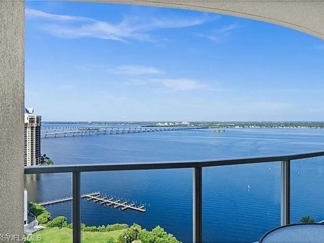 3000 Oasis Grand BLVD 2402, Fort Myers, FL 33916