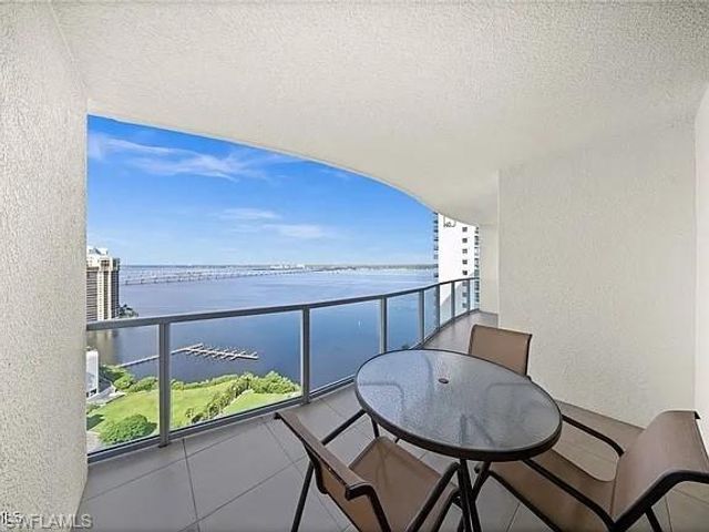 3000 Oasis Grand BLVD 2402, Fort Myers, FL 33916