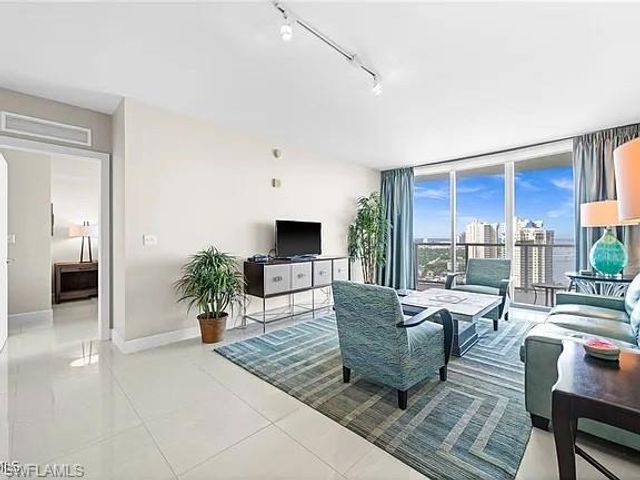 3000 Oasis Grand BLVD 2402, Fort Myers, FL 33916