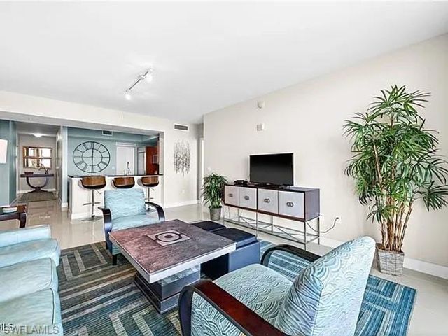 3000 Oasis Grand BLVD 2402, Fort Myers, FL 33916