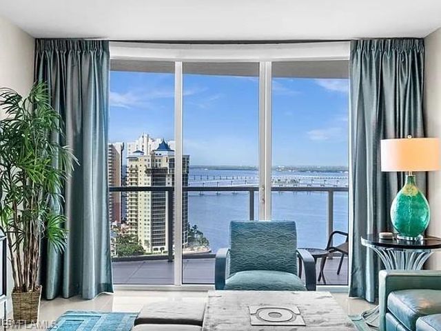 3000 Oasis Grand BLVD 2402, Fort Myers, FL 33916