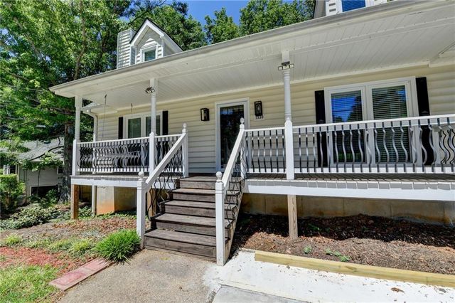1530 Plunketts Road, Buford, GA 30519