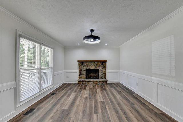1530 Plunketts Road, Buford, GA 30519