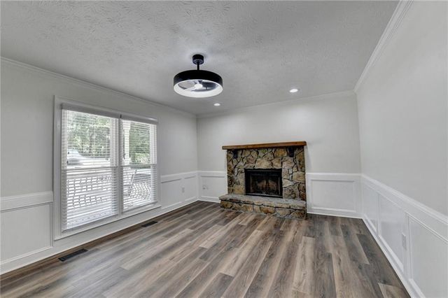 1530 Plunketts Road, Buford, GA 30519