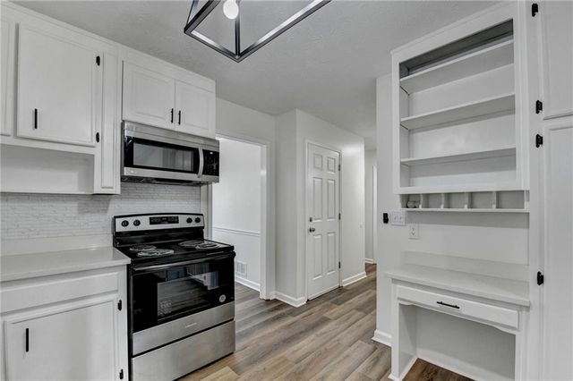 1530 Plunketts Road, Buford, GA 30519