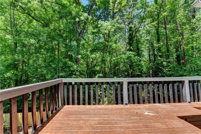1530 Plunketts Road, Buford, GA 30519