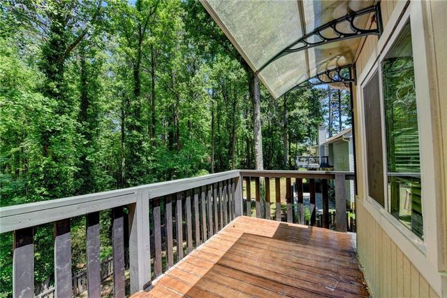 1530 Plunketts Road, Buford, GA 30519