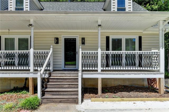1530 Plunketts Road, Buford, GA 30519