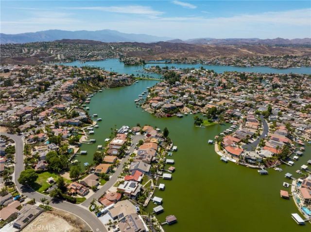 30763 Pyramid Point, Canyon Lake, CA 92587