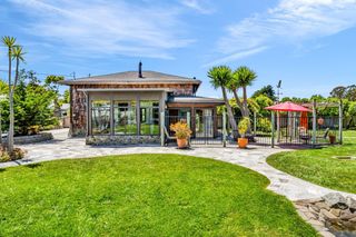 575 Dolores Avenue, Half Moon Bay, CA 94019