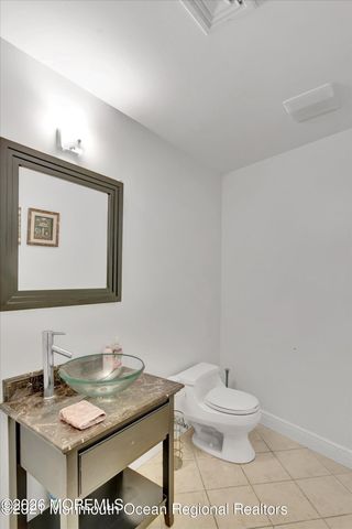 10 Syngle Way, Morganville, NJ 07751