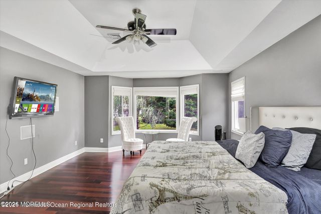 10 Syngle Way, Morganville, NJ 07751