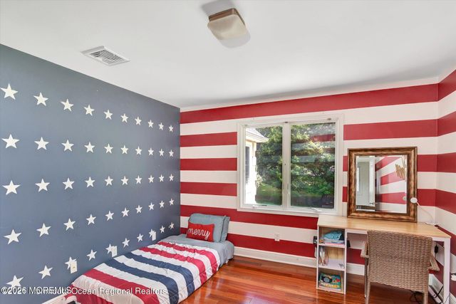 10 Syngle Way, Morganville, NJ 07751