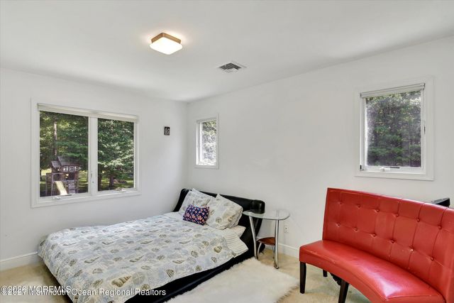 10 Syngle Way, Morganville, NJ 07751